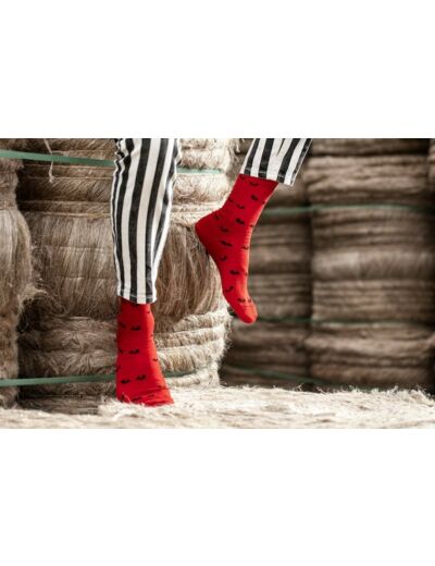 Fantome - Chaussettes rouge et yeux Obsidienne