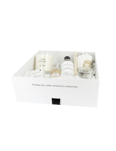 Coffret bougie 180gr + diffuseur & spray 100ml + savon 50gr + lavant 2 en 1 + 1 coeur Fleur de coton