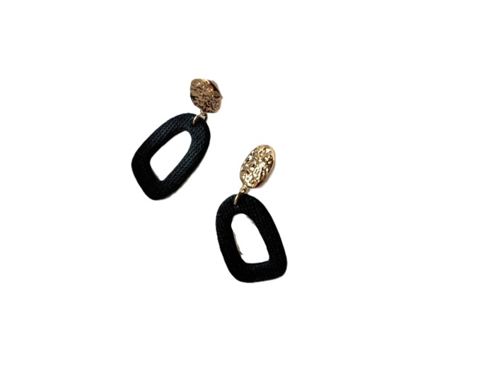 Boucles d'oreilles aura noire